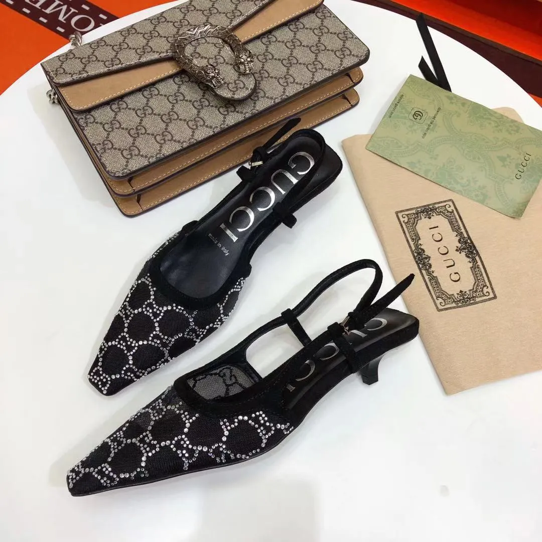 👟👟Ex-factory price 460👟👟 Gucci & Vintage 2025 spring new style second-hand original fabric/hot diamond mesh sandals, this series of sandals are so beautiful, you must buy them, Vintage things are like this, the longer they are, the more they taste👍🏻They are very elegant on the feet. Upper: Original Logo fabric Foot pads: Sheepskin Heel height: 4.5cm Sole: Genuine leather outsole Size: 34-41 (40 and 41 custom-made, non-refundable and non-exchangeable, with full set of packaging)